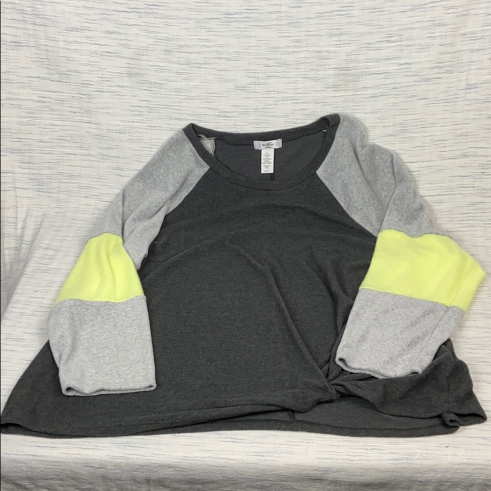 Plus Size Color block Sleeve Velour Sweatshirt